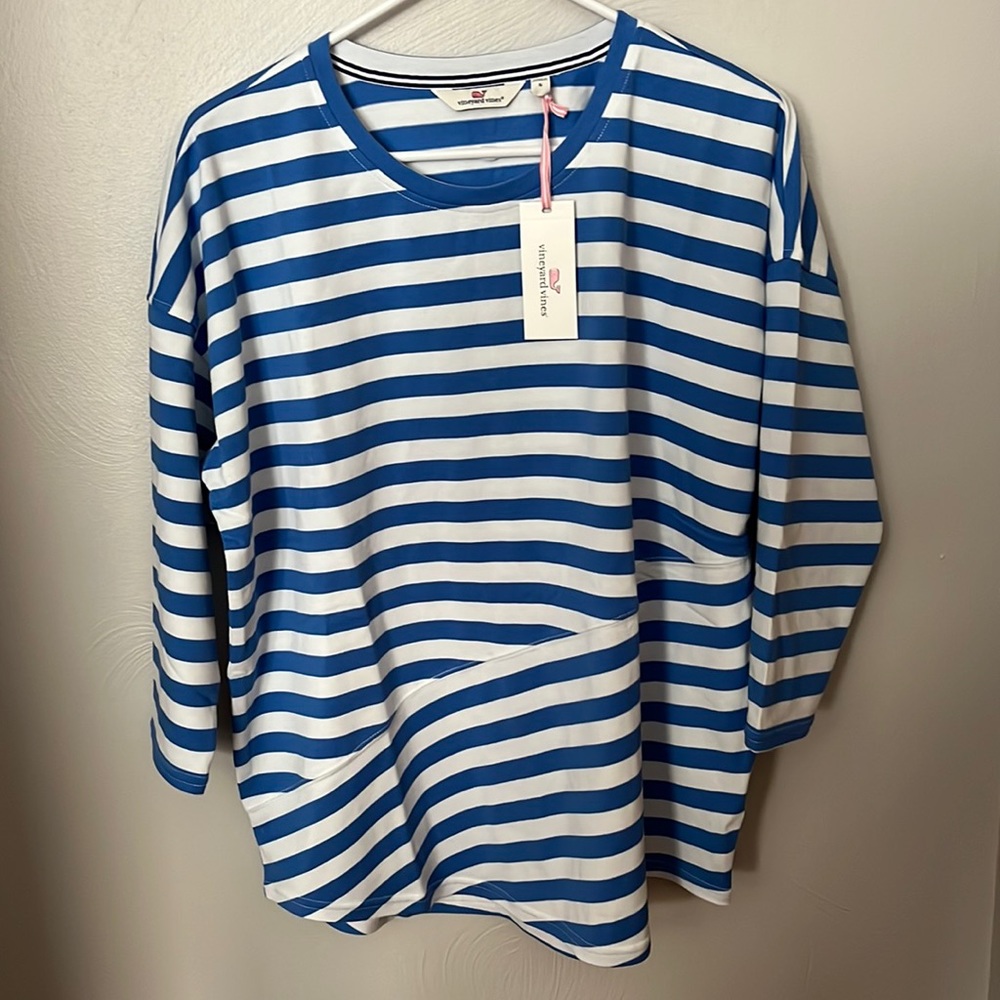 Vineyard Vines Pierced Strip Deluxe Tee